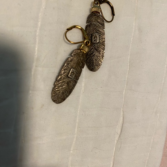 Tat2 design earrings - Picture 3 of 5